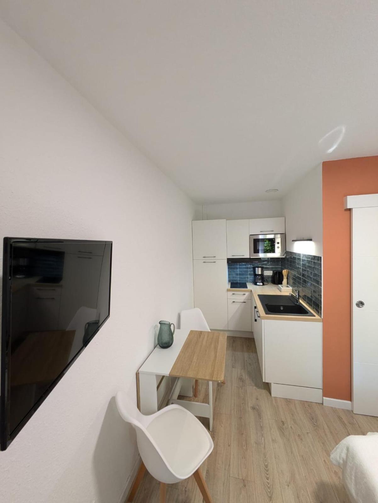 Studio Rez De Chaussee Avec Terrasse Centre Thermal Et Touristique - Casa 岩尼维利 外观 照片