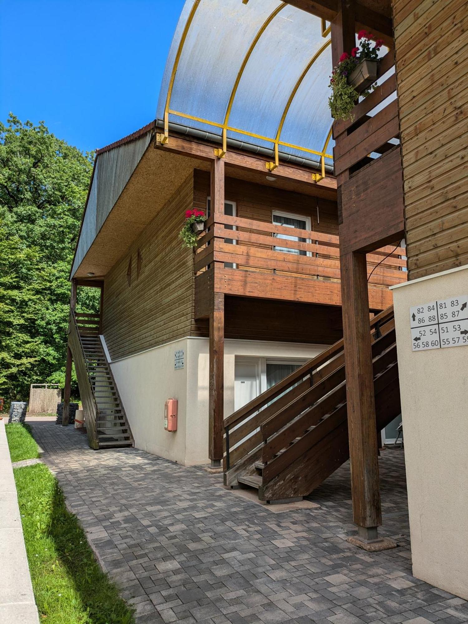 Studio Rez De Chaussee Avec Terrasse Centre Thermal Et Touristique - Casa 岩尼维利 外观 照片