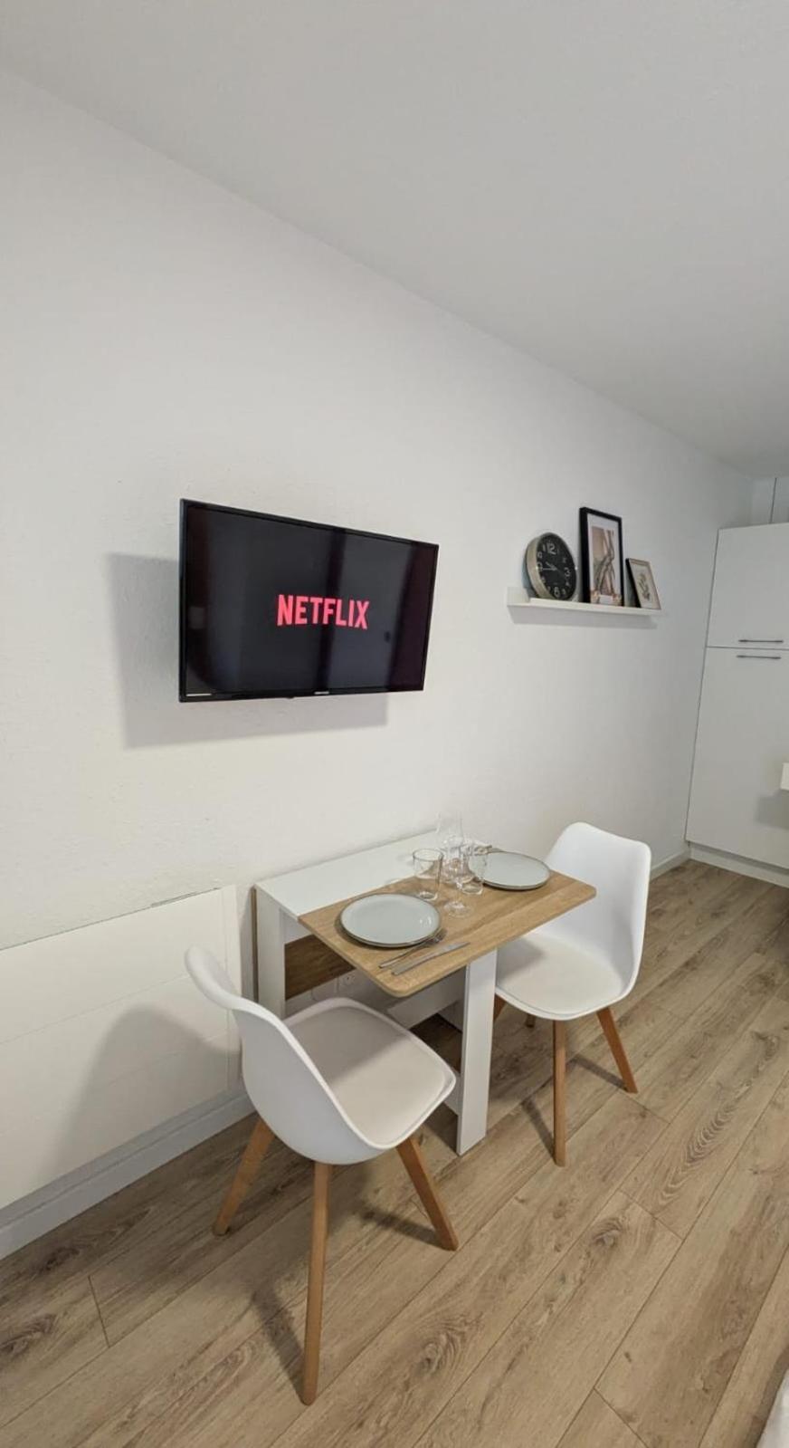 Studio Rez De Chaussee Avec Terrasse Centre Thermal Et Touristique - Casa 岩尼维利 外观 照片